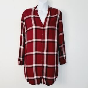 Cupcakes and Cashmere Burgundy Plaid Long‎ Line Top Size Small